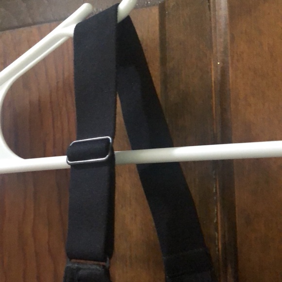 All in motion sports bra. 36D - Picture 3 of 8